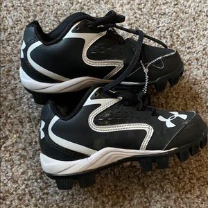 Underarmour baseball shoes size 10